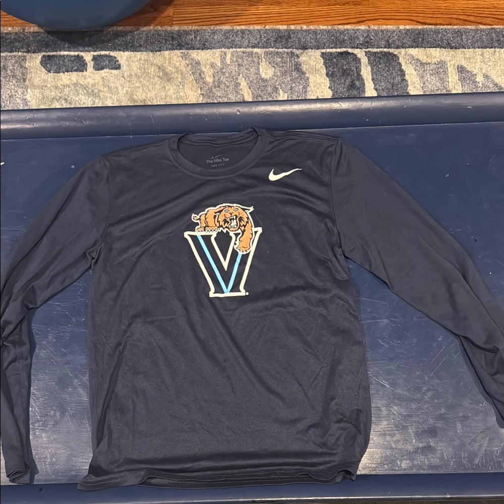 Nike Dri-fit Long Sleeve Villanova shirt